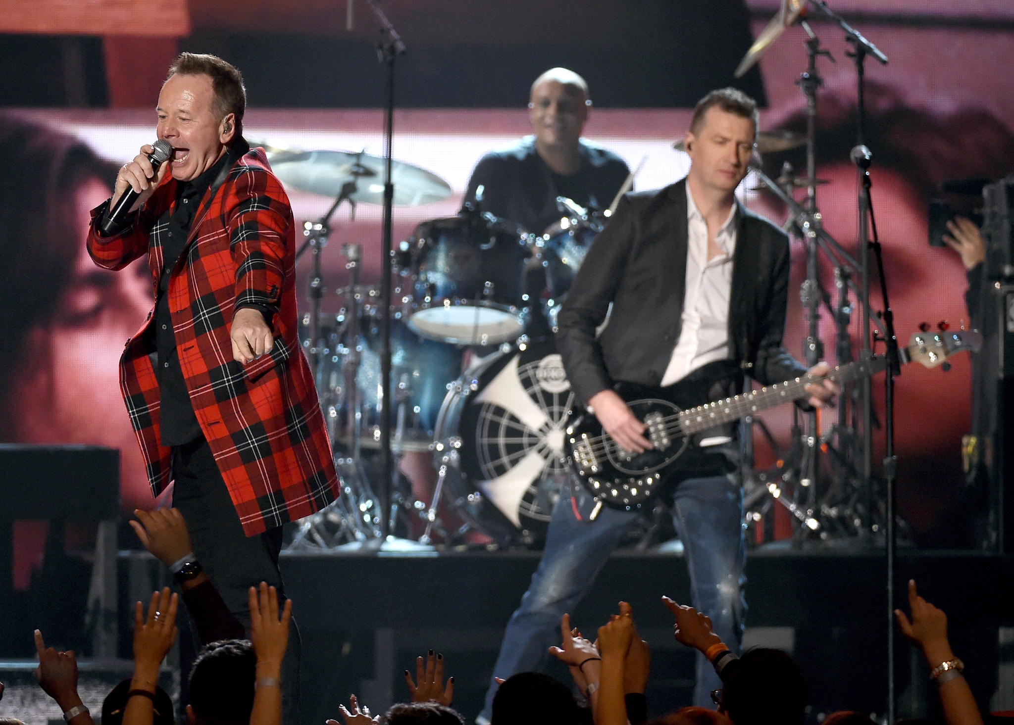 Simple Minds, Mel Gaynor and James Kerr at event of 2015 Billboard Music Awards (2015)