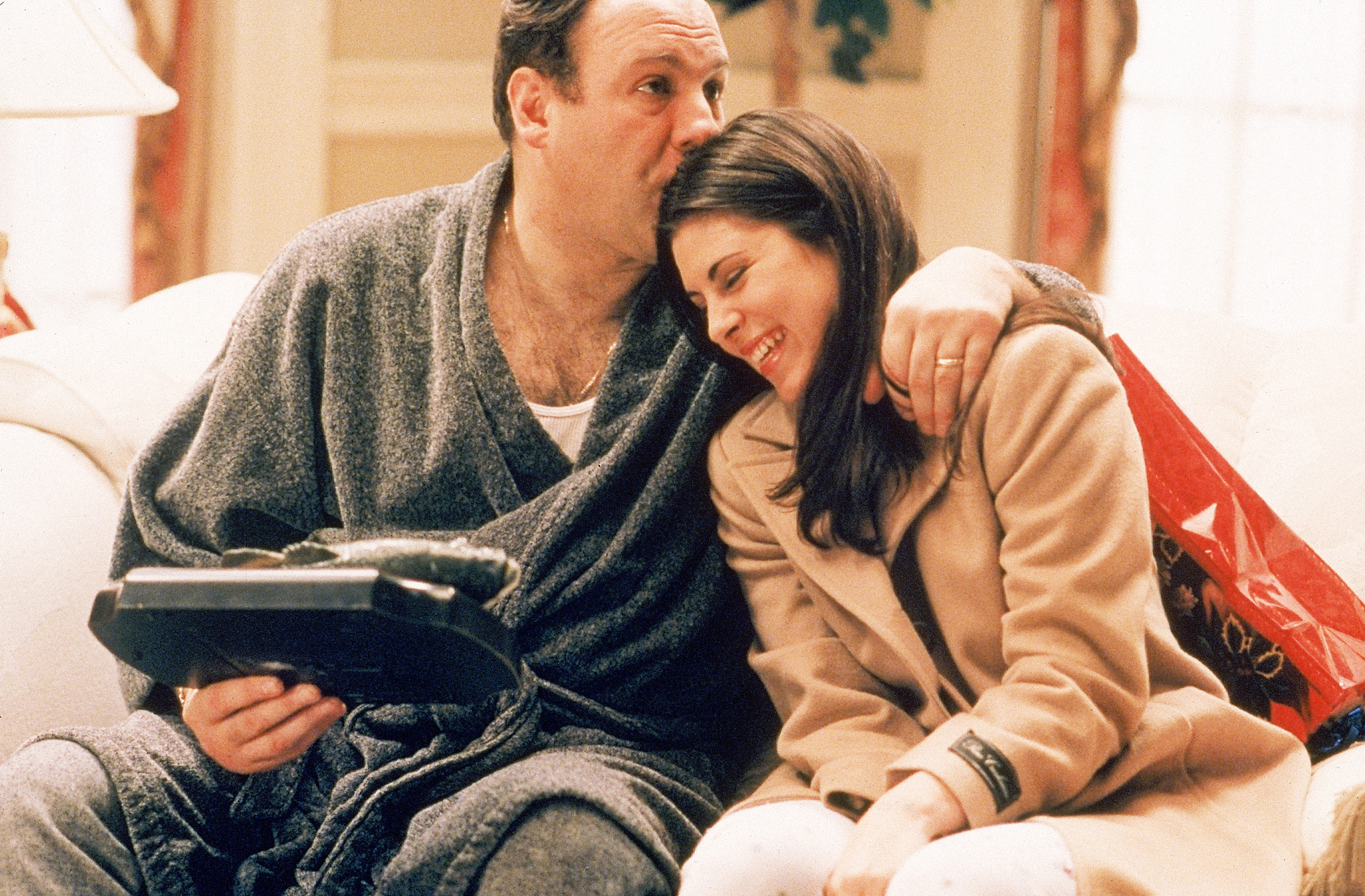 Still of James Gandolfini and Jamie-Lynn Sigler in Sopranai (1999)