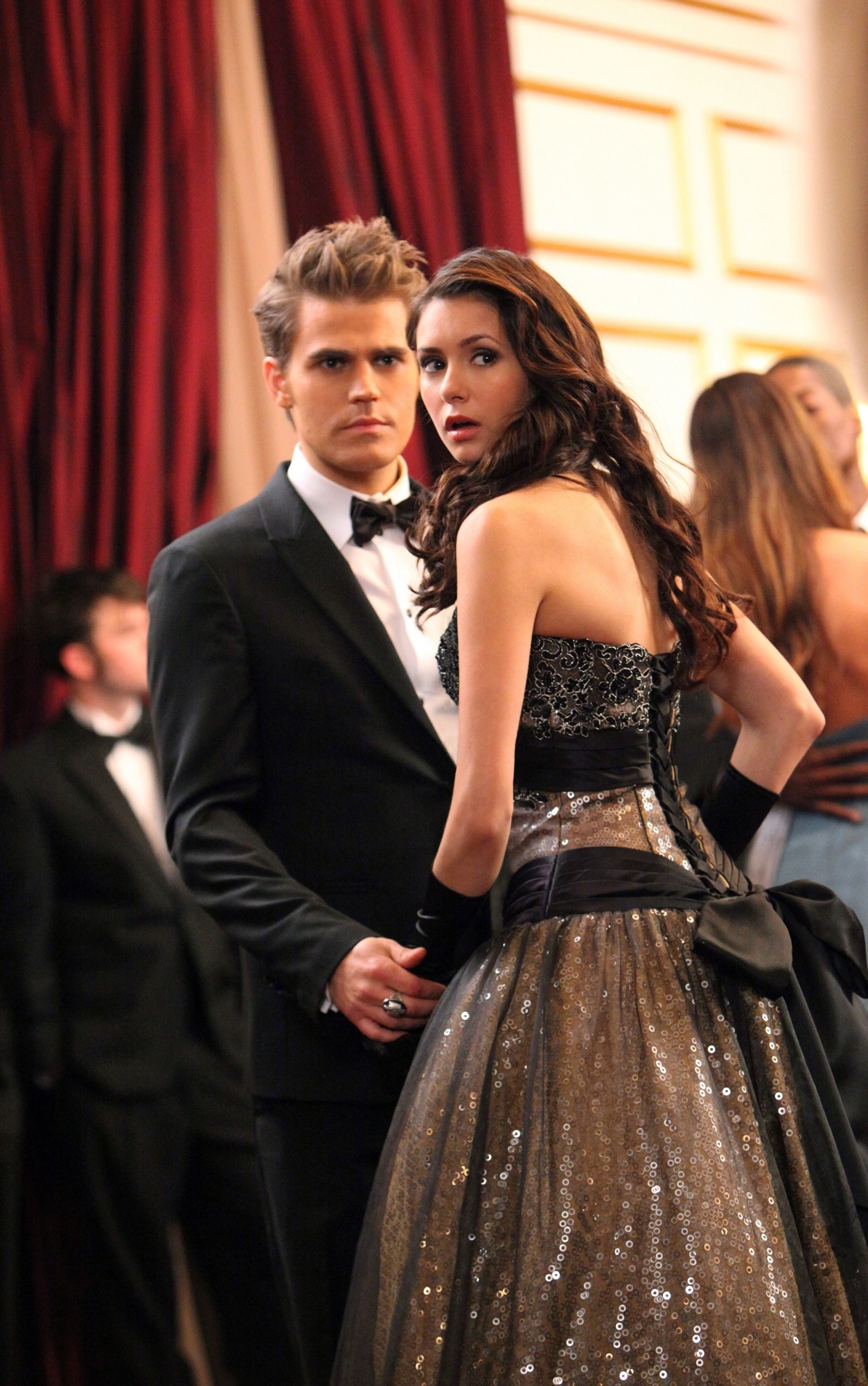 Still of Paul Wesley and Nina Dobrev in Vampyro dienorasciai (2009)