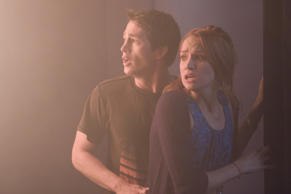 Still of Shantel VanSanten and Bobby Campo in Galutinis tikslas 4 (2009)