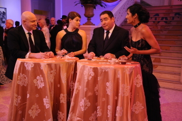 Still of Padma Lakshmi, Emeril Lagasse, Gail Simmons and Tom Colicchio in Top Chef (2006)