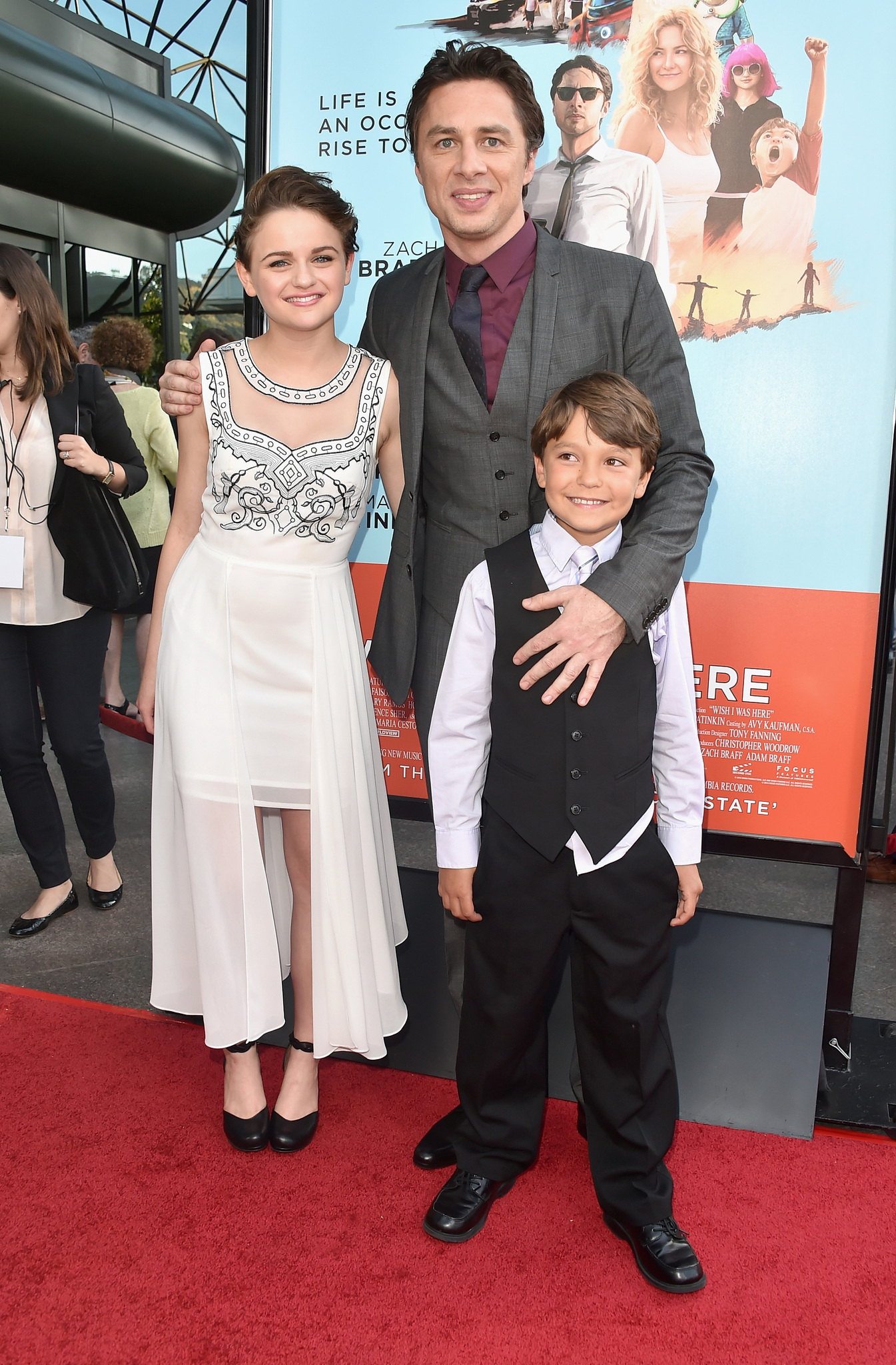 Zach Braff, Joey King and Pierce Gagnon at event of Wish I Was Here (2014)