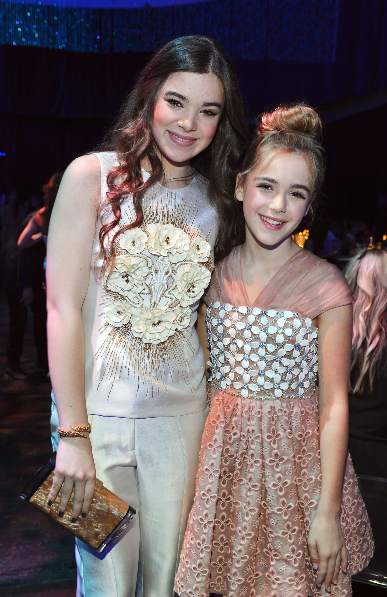 Kiernan Shipka and Hailee Steinfeld