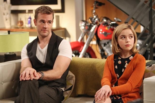 Still of James Van Der Beek and Kiernan Shipka in Don't Trust the B---- in Apartment 23 (2012)