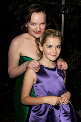 Elisabeth Moss and Kiernan Shipka at event of MAD MEN. Reklamos vilkai (2007)