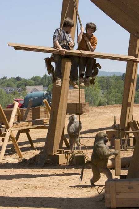 Still of Jimmy Bennett, Graham Phillips and Johnny Simmons in Evan Almighty (2007)