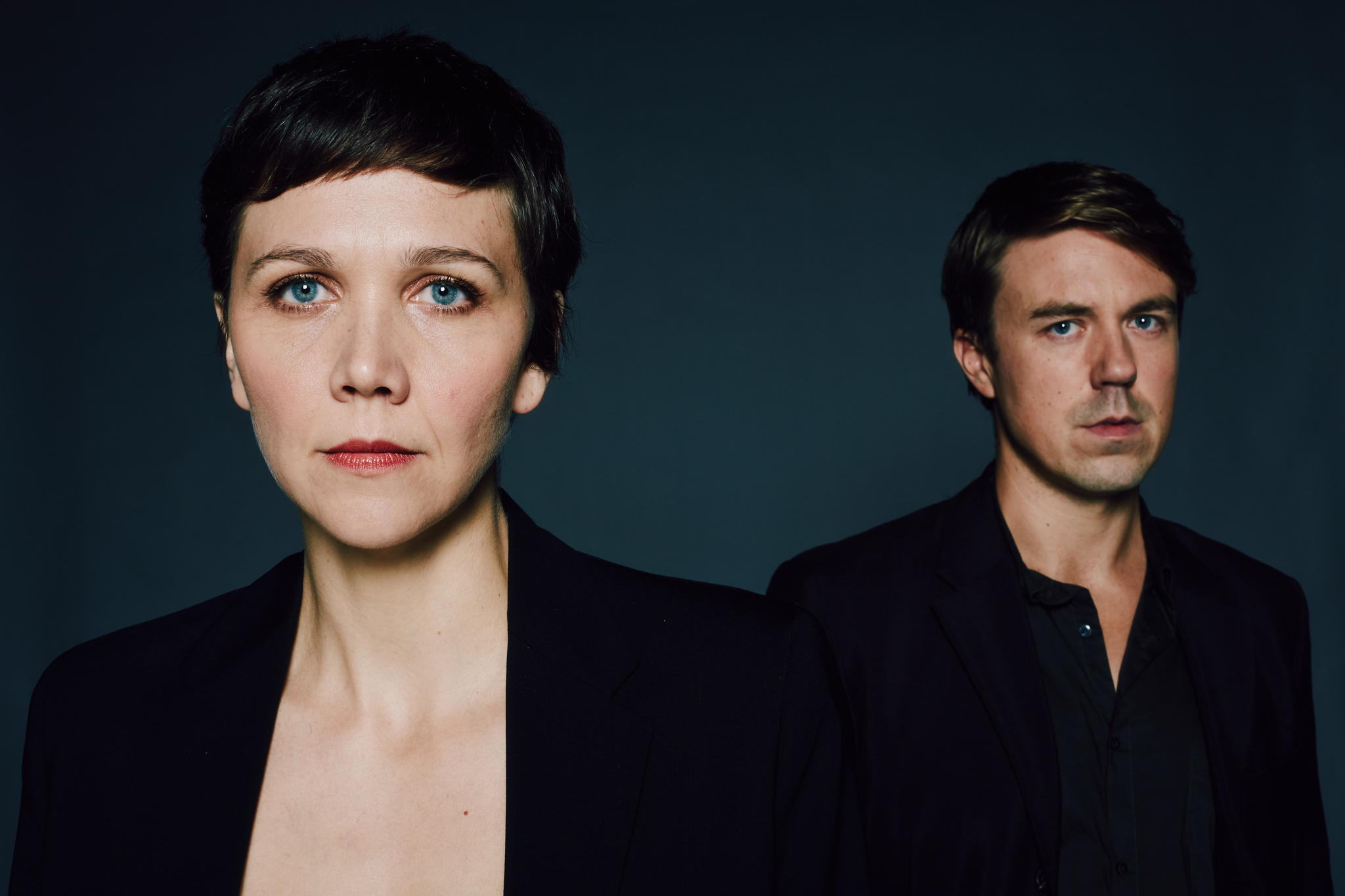 Still of Maggie Gyllenhaal and Andrew Buchan in The Honourable Woman (2014)