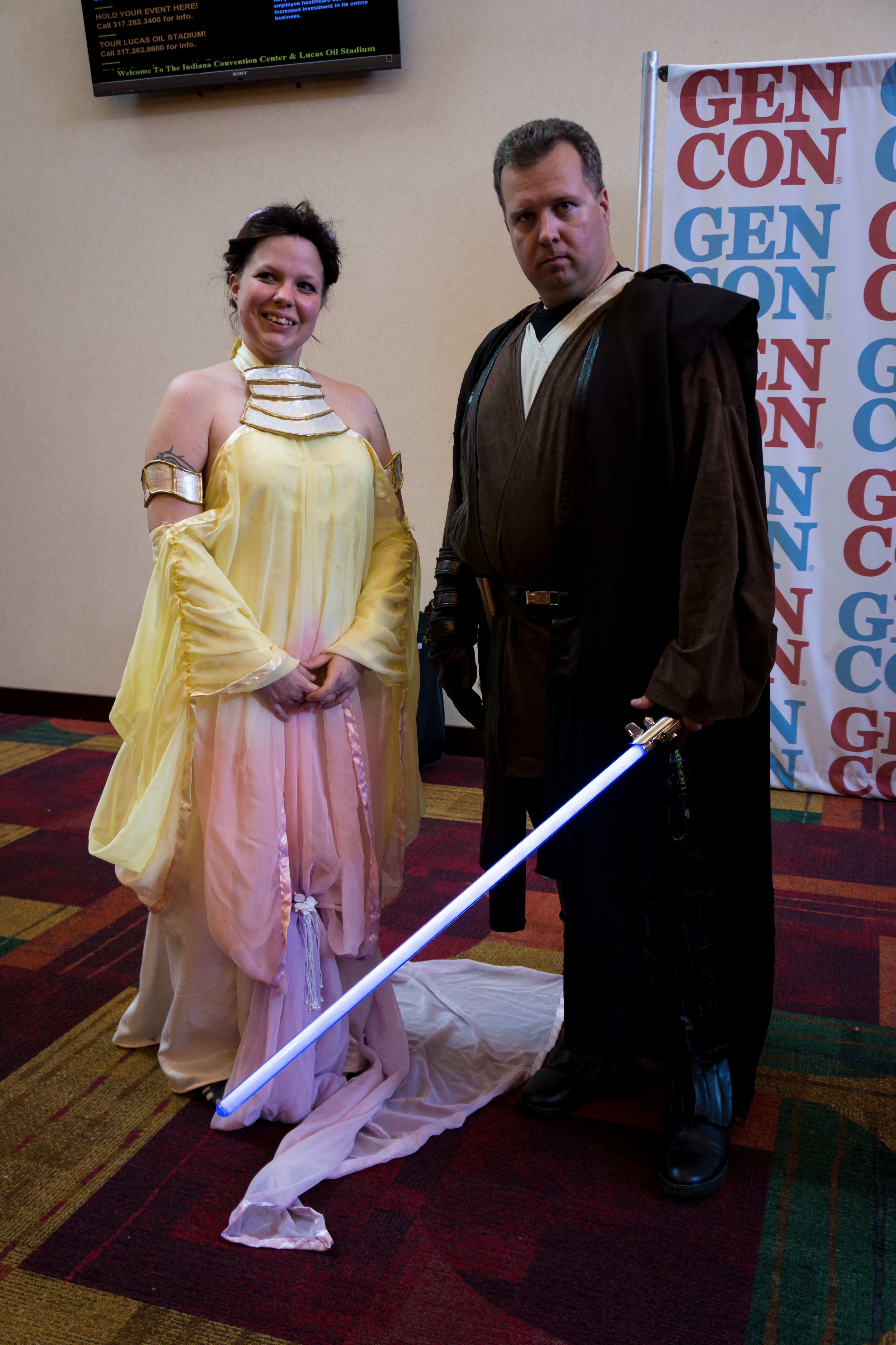 GenCon 2014 - Padme Amidala (Nicole Daginella) and Anakin Skywalker (Matthew Allen)