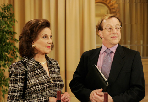 Still of Kelly Bishop and Edward Hibbert in Gilmore Girls (2000)