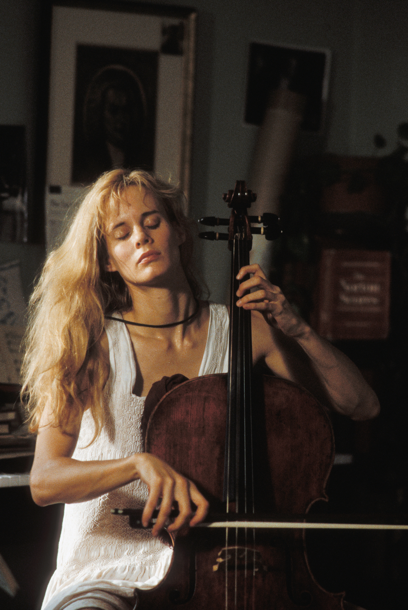 Still of Lori Singer in Short Cuts (1993)