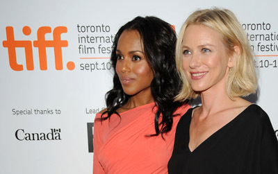 Kerry Washington and Naomi Watts at event of Mother and Child (2009)