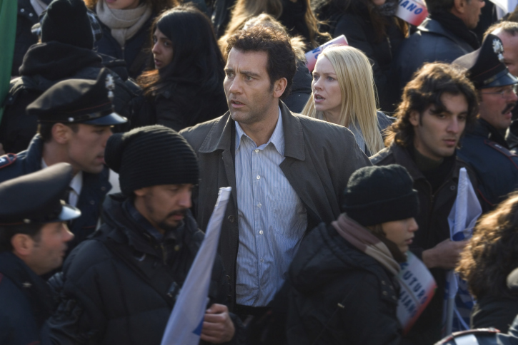 Still of Clive Owen and Naomi Watts in The International (2009)