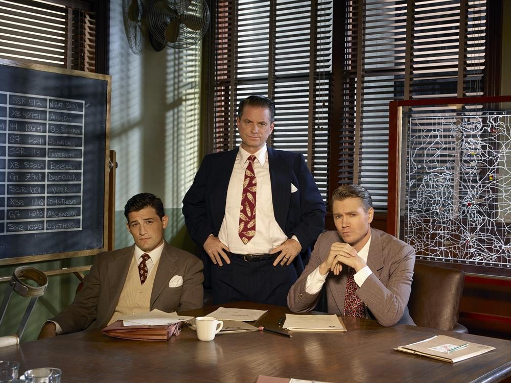 Still of Chad Michael Murray, Shea Whigham and Enver Gjokaj in Agent Carter (2015)