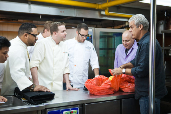 Still of Eric Ripert, Tom Colicchio, Ilan Hall, Hung Hyunh and Michael Voltaggio in Top Chef (2006)