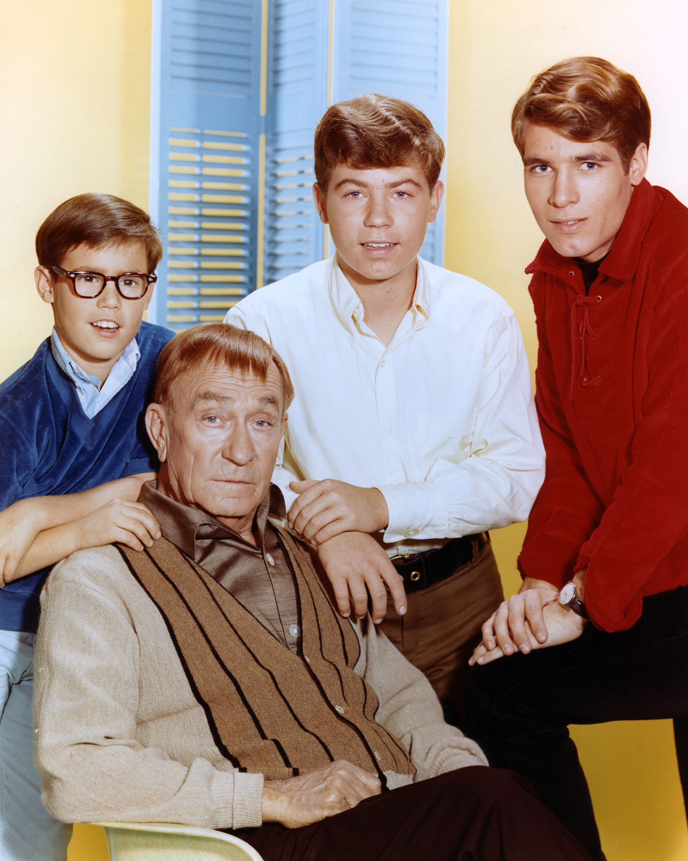 Still of William Demarest, Don Grady, Barry Livingston and Stanley Livingston in My Three Sons (1960)