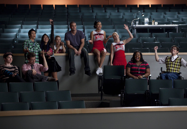 Still of Naya Rivera, Mark Salling, Dianna Agron, Chris Colfer, Jenna Ushkowitz and Amber Riley in Glee (2009)