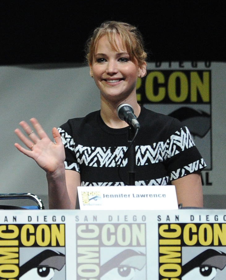 Jennifer Lawrence at event of Bado zaidynes. Ugnies medziokle (2013)