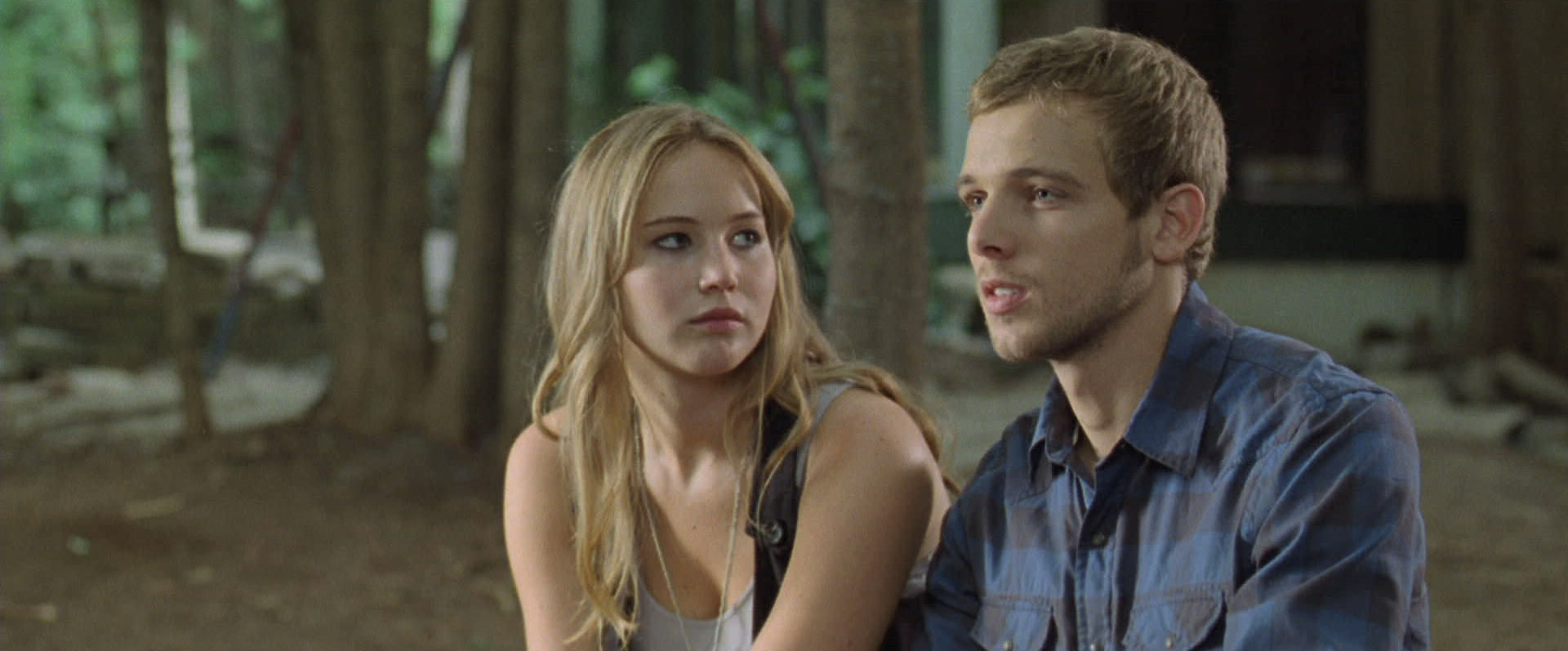 Still of Max Thieriot and Jennifer Lawrence in House at the End of the Street (2012)