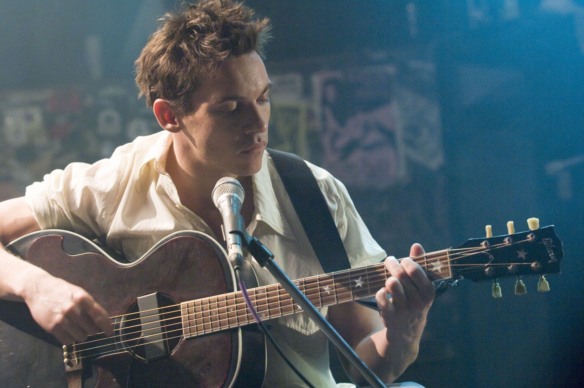 Still of Jonathan Rhys Meyers in August Rush (2007)