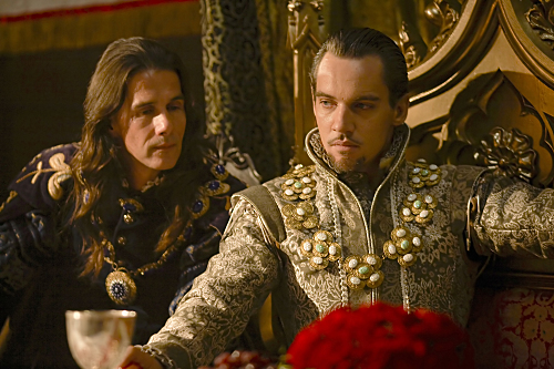 Still of Jonathan Rhys Meyers and Lothaire Bluteau in The Tudors (2007)