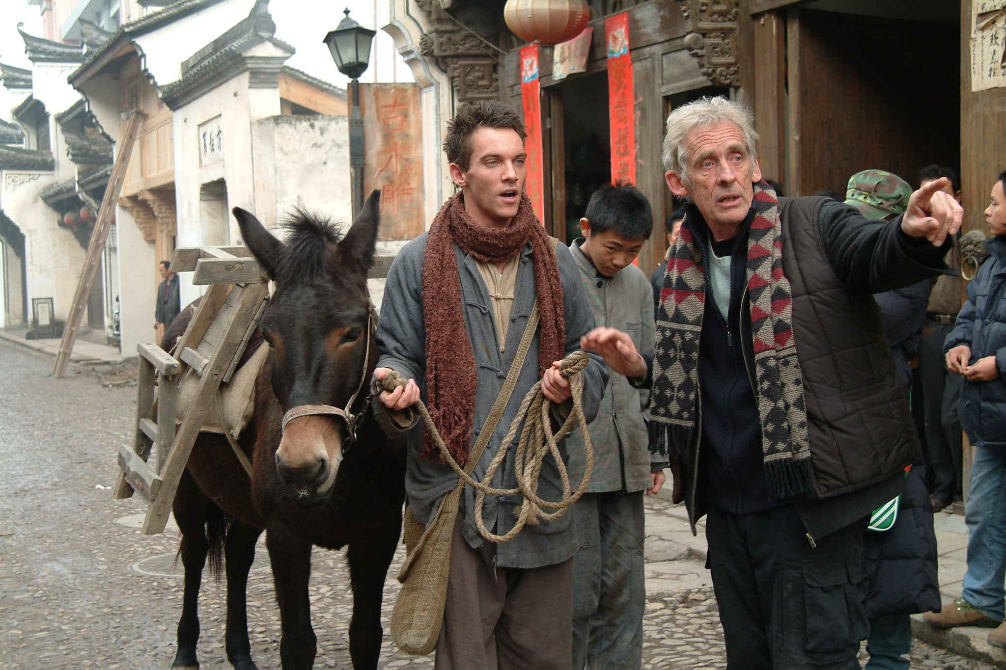 Still of Jonathan Rhys Meyers and Roger Spottiswoode in The Children of Huang Shi (2008)