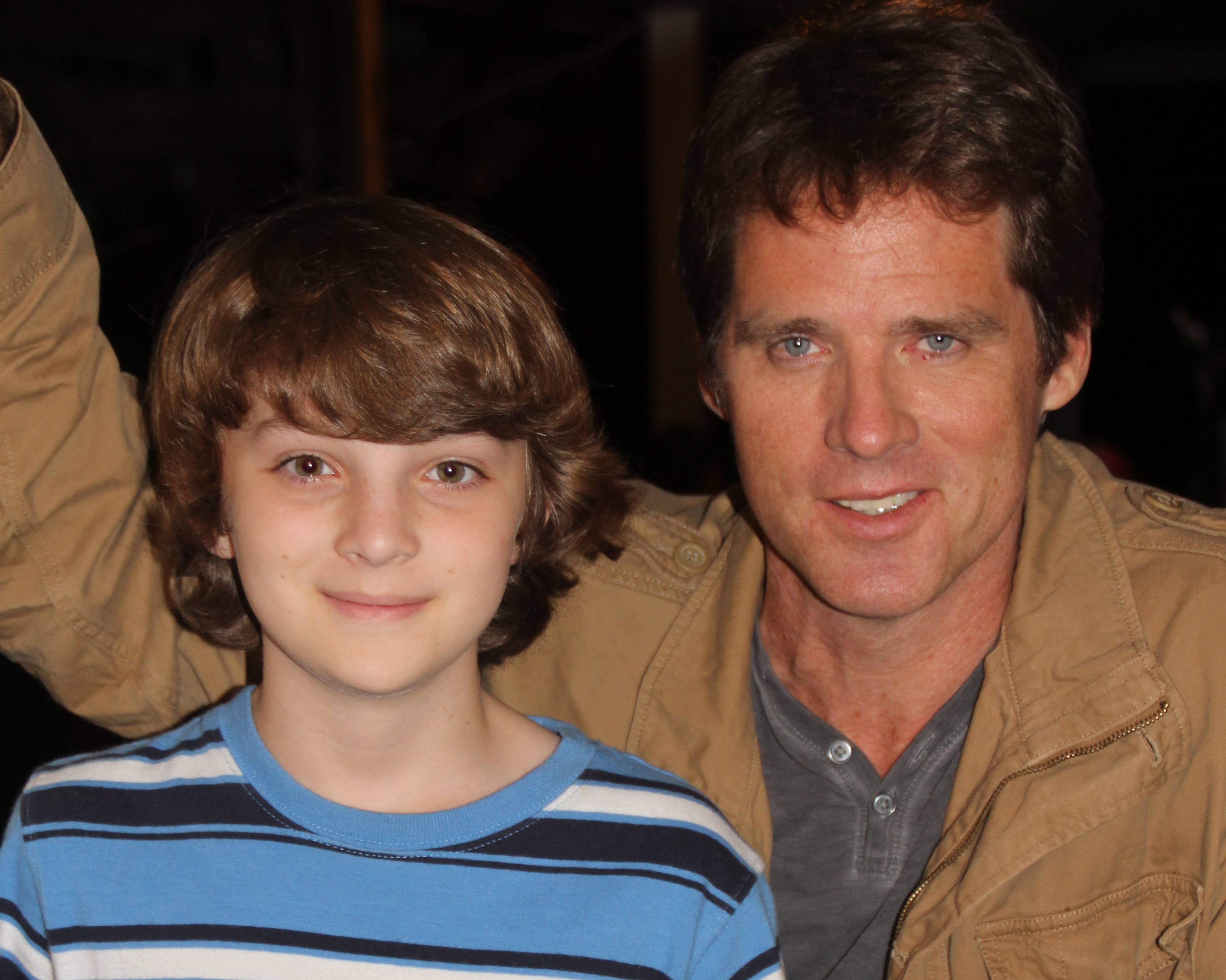 Toby as the younger version of Ben Browder on the set of Dead Still.