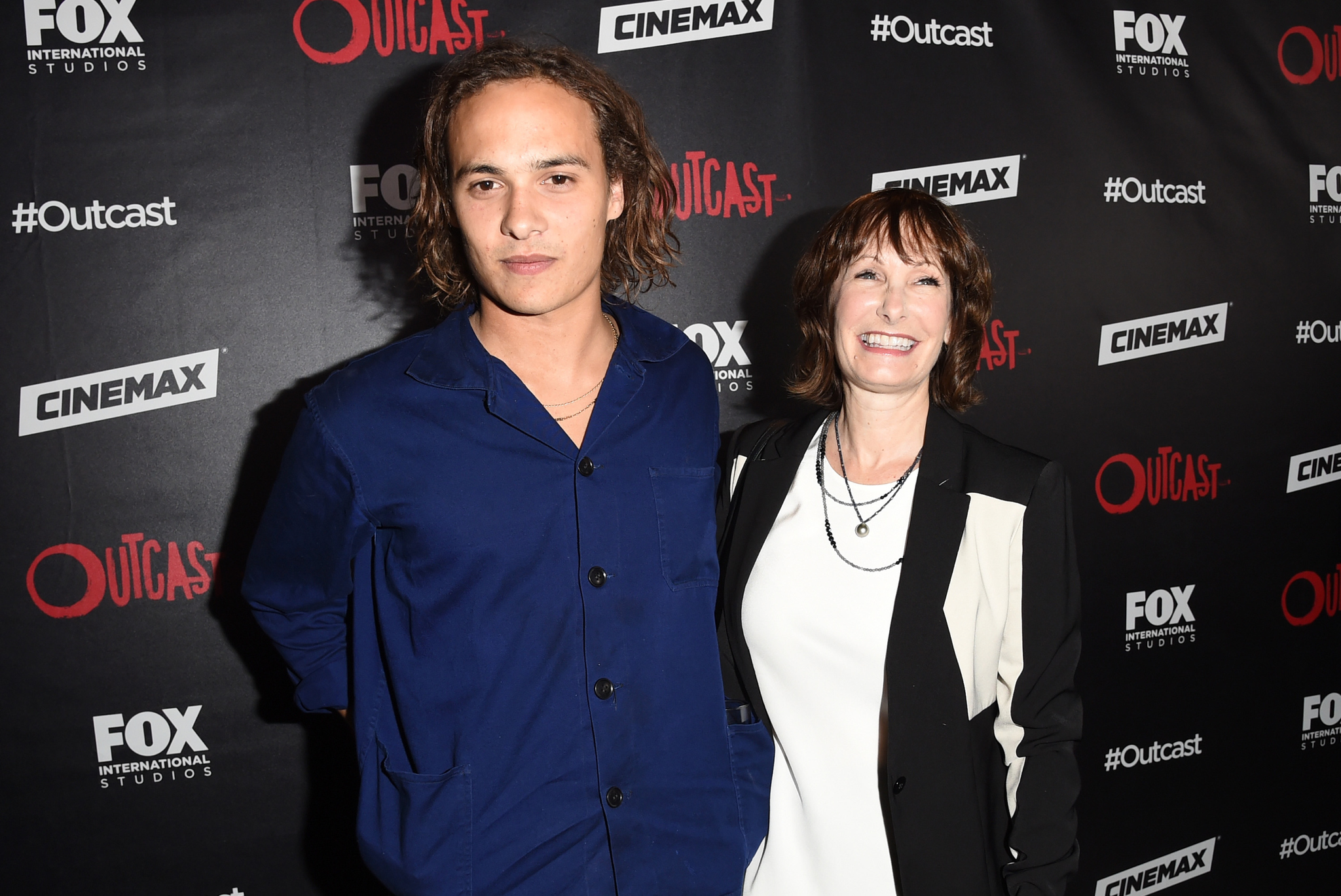 Gale Anne Hurd and Frank Dillane at event of Outcast (2016)