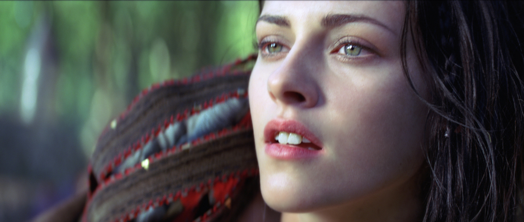 Still of Kristen Stewart in Snieguole ir medziotojas (2012)