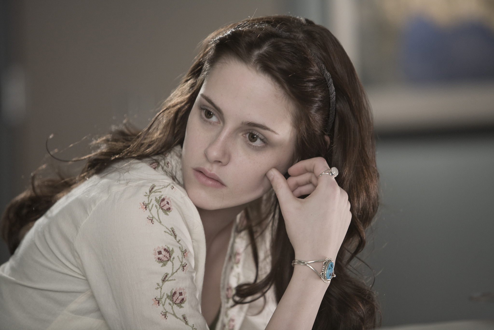 Still of Kristen Stewart in Twilight (2008)