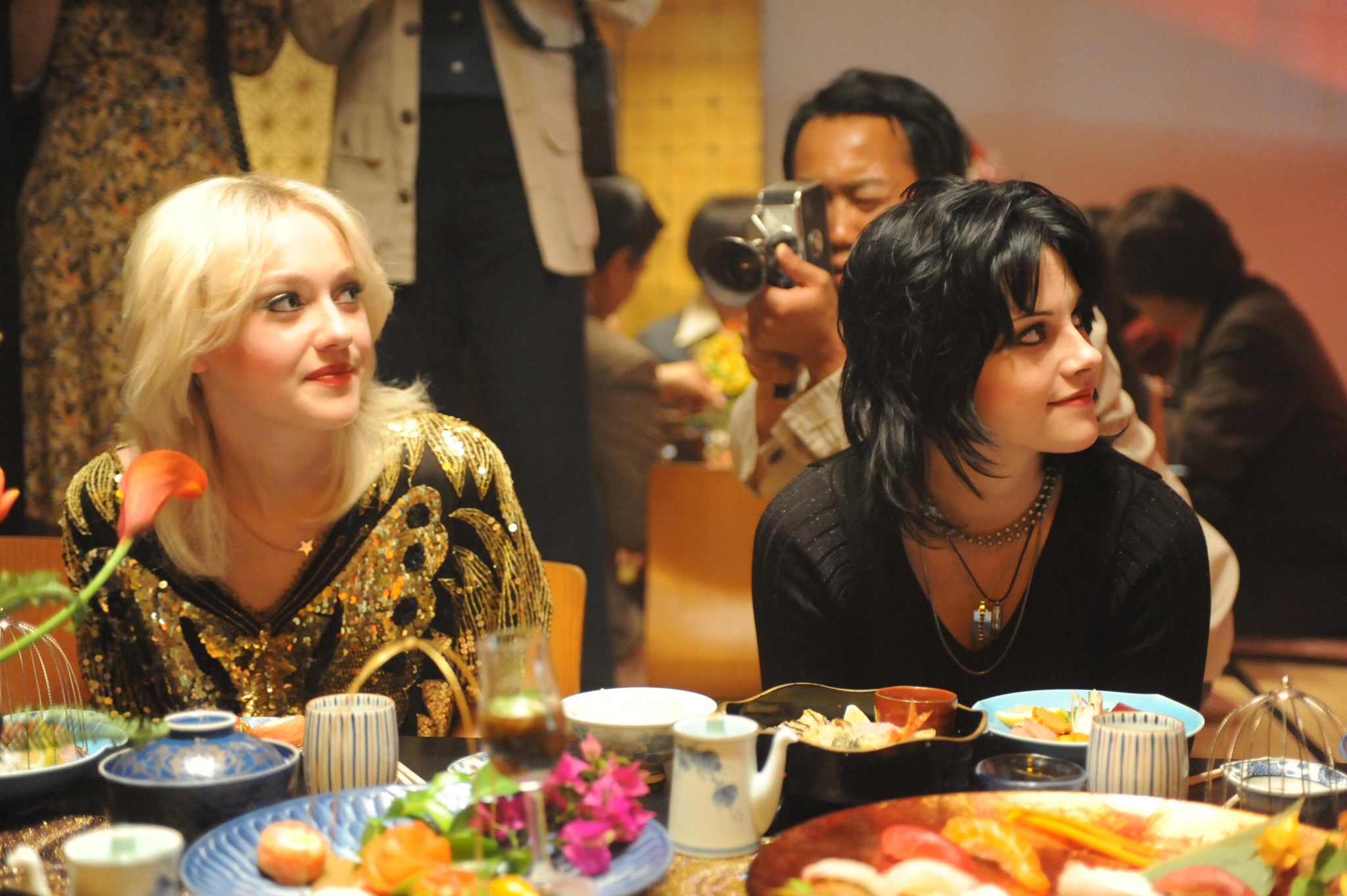 Still of Dakota Fanning and Kristen Stewart in The Runaways (2010)