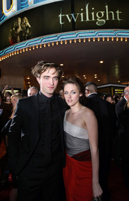 Kristen Stewart and Robert Pattinson at event of Twilight (2008)