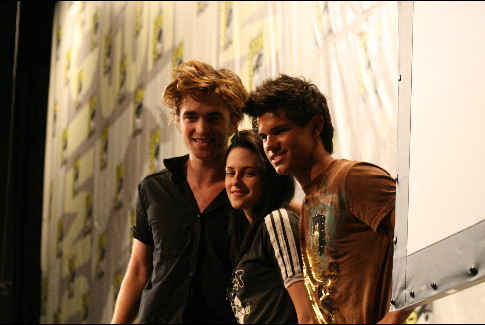 Kristen Stewart, Taylor Lautner and Robert Pattinson at event of Twilight (2008)