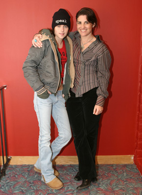 Jessica Sharzer and Kristen Stewart at event of Speak (2004)