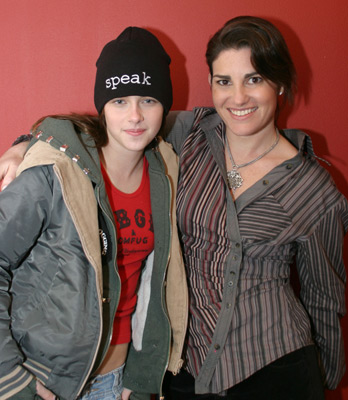 Jessica Sharzer and Kristen Stewart at event of Speak (2004)