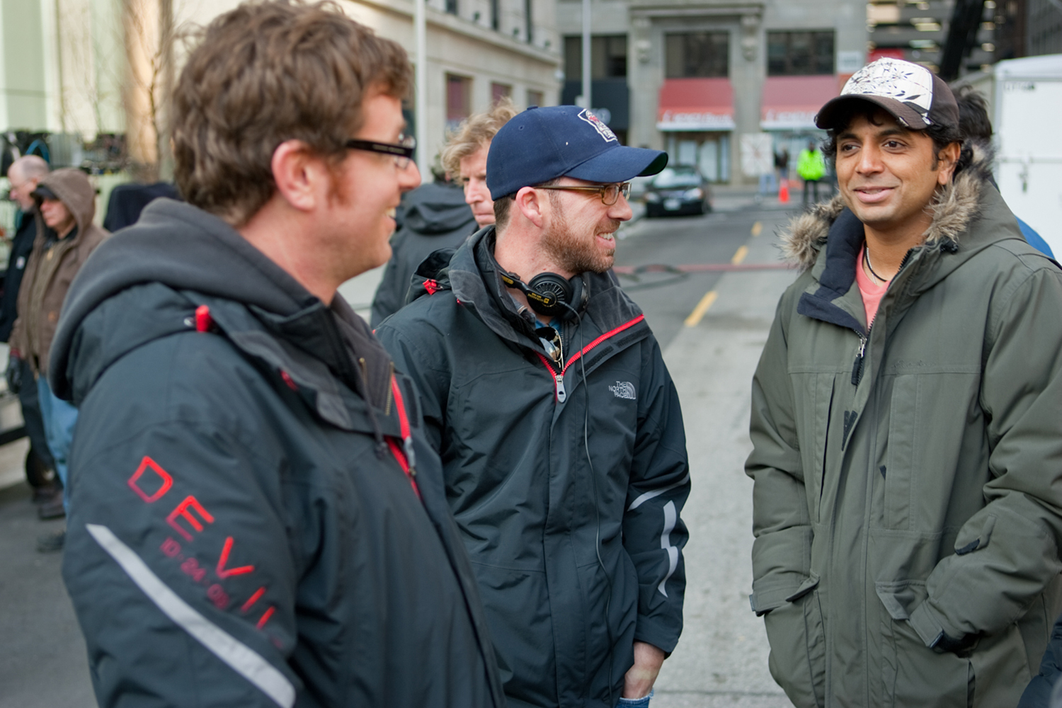 Still of John Erick Dowdle, M. Night Shyamalan and Drew Dowdle in Setonas (2010)