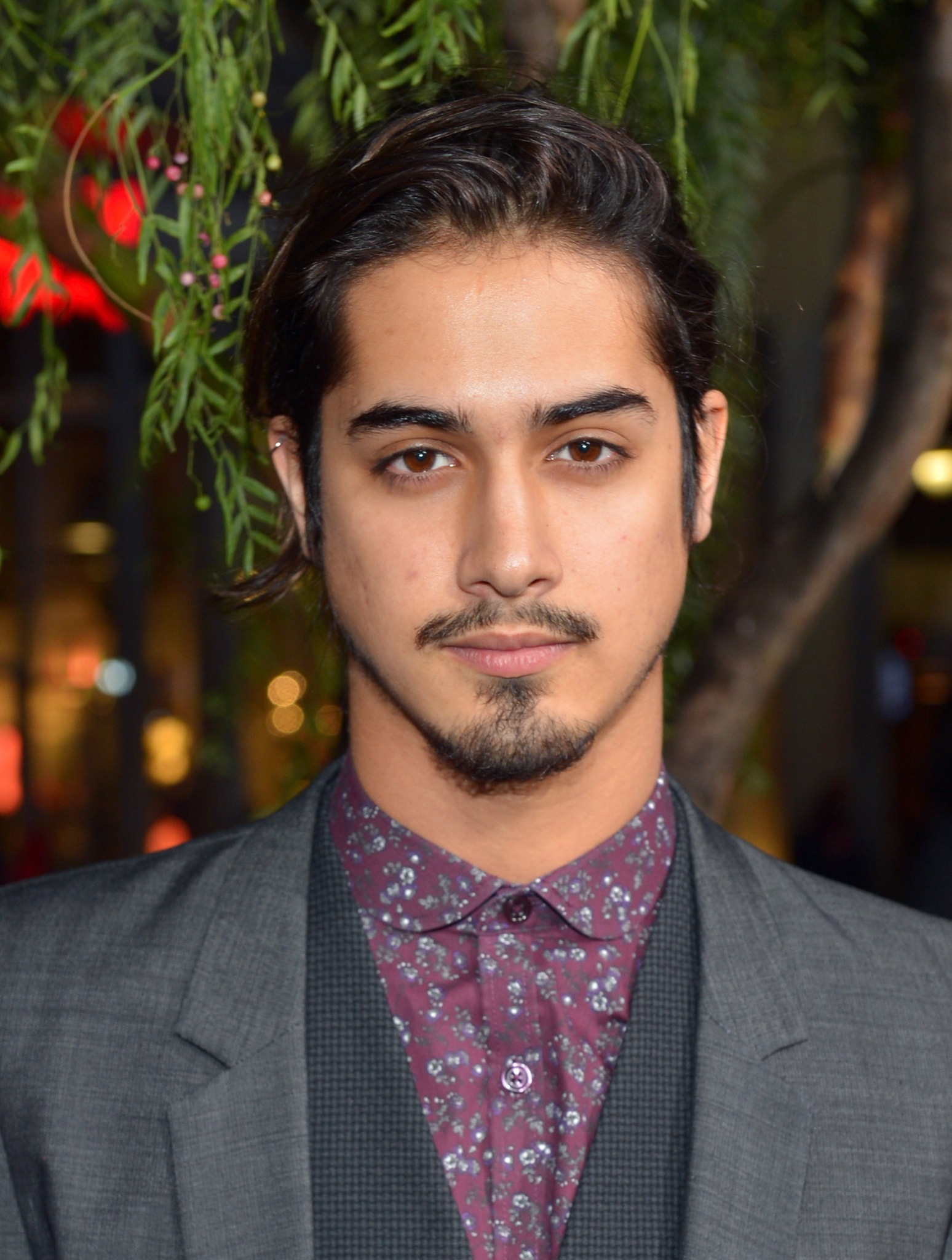 Avan Jogia at event of Nemirtinguju kronikos: nuostabus sutverimai (2013)