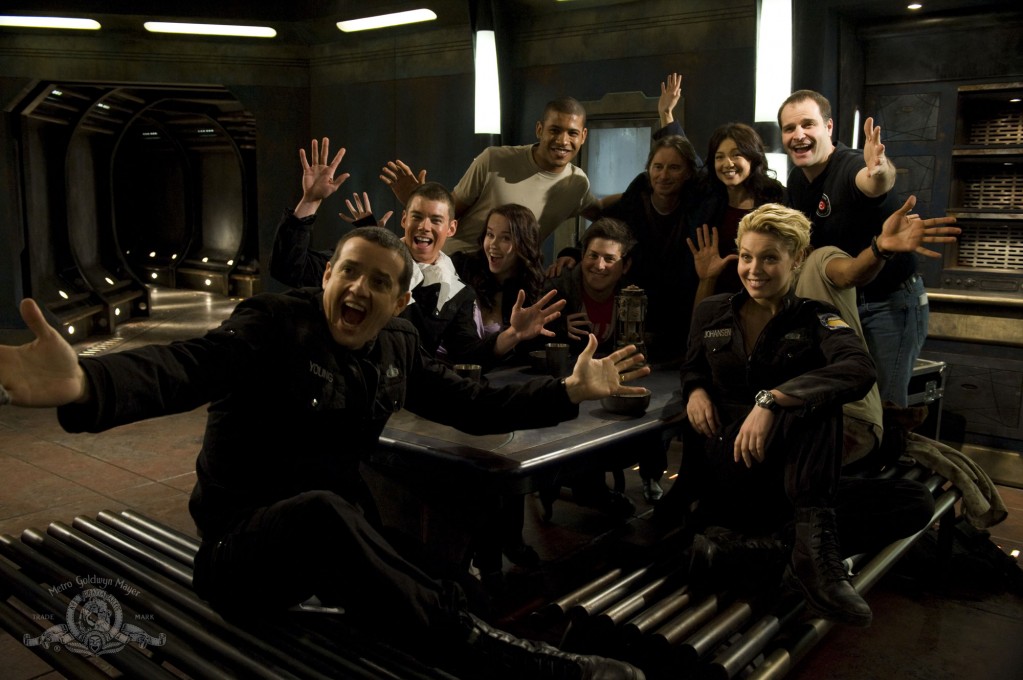 Jeffrey Bowyer-Chapman, Louis Ferreira, Elyse Levesque, Brian J. Smith, David Blue, Ming-Na, Robert Carlyle, Alaina Huffman, Peter Deluise Behind The Scenes of SGU: Stargate Universe