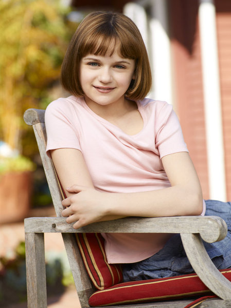 Still of Joey King in Bent (2012)