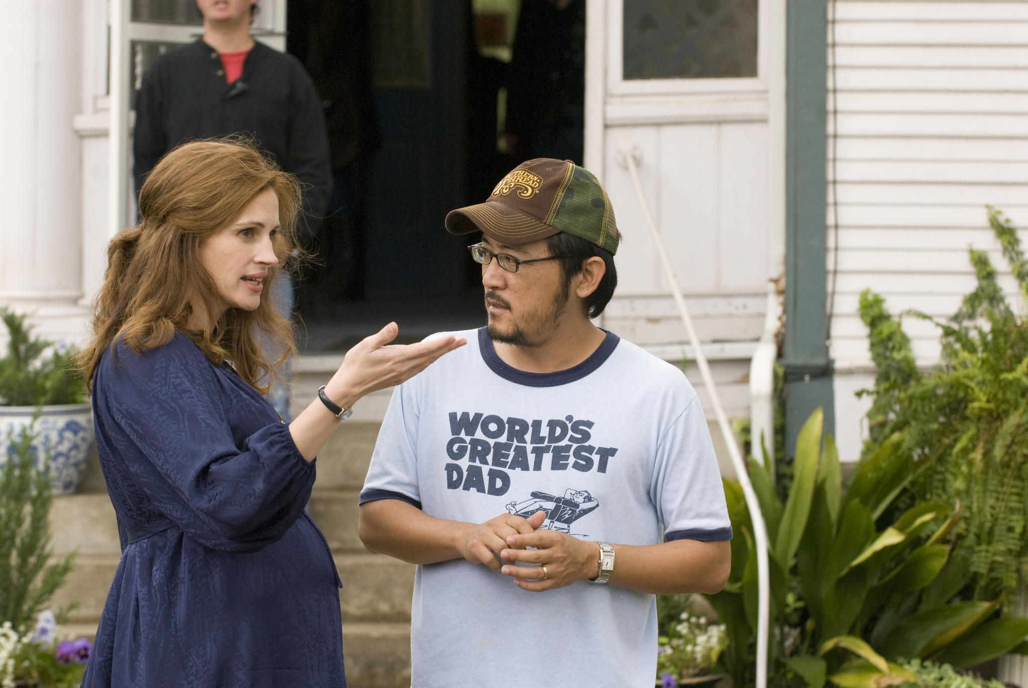 Julia Roberts and Dennis Lee in Fireflies in the Garden (2008)