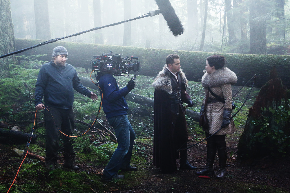 Still of Ginnifer Goodwin and Josh Dallas in Once Upon a Time (2011)