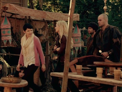 Still of Ginnifer Goodwin and Jennifer Morrison in Once Upon a Time (2011)