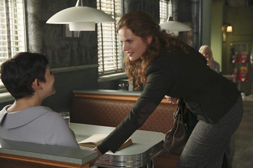Still of Ginnifer Goodwin and Rebecca Mader in Once Upon a Time (2011)