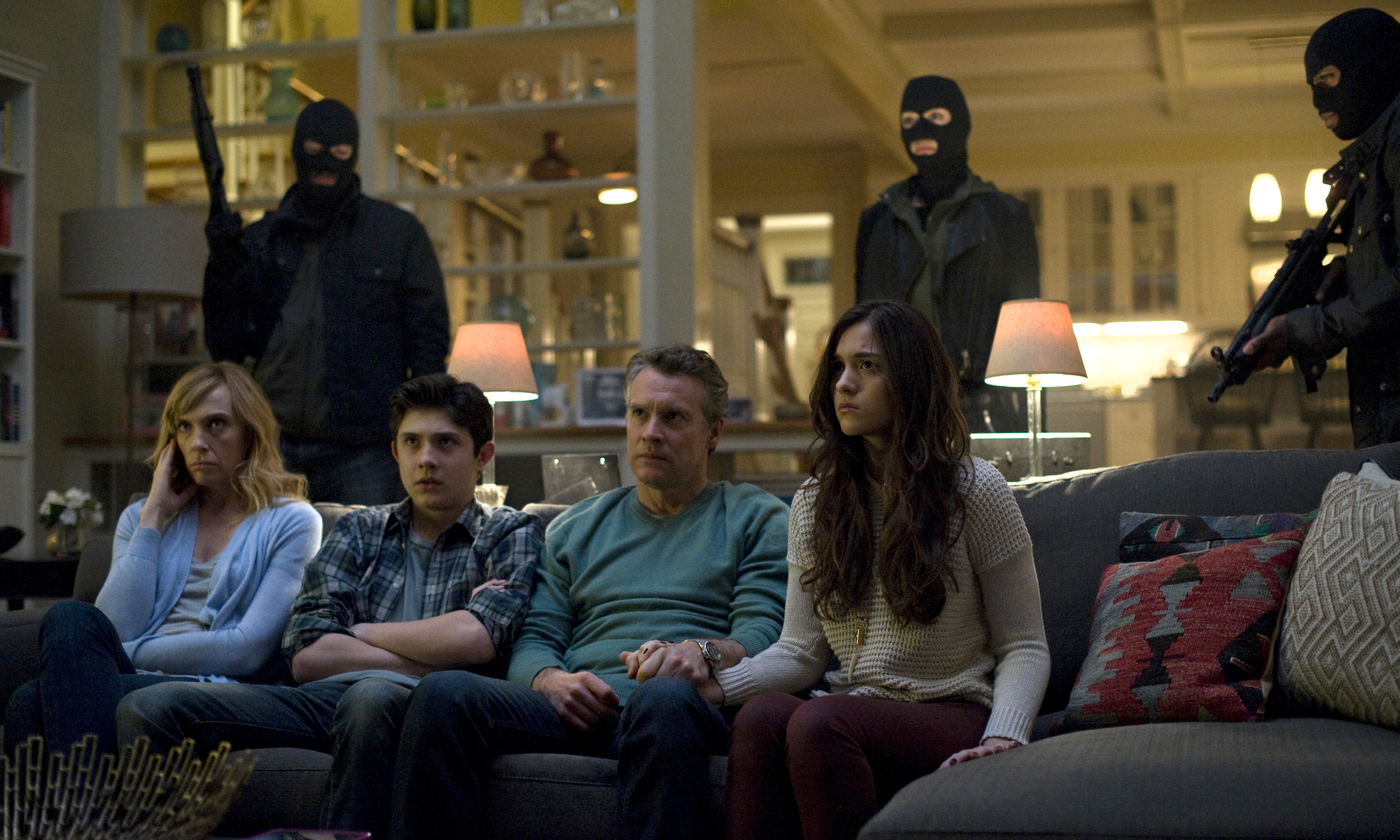 Hostages (2013) TV Mini-series - Drama Toni Colette, Tate Donavan, Mateus Ward, Quinn Shepard