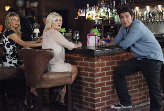 Still of Elisha Cuthbert, Adam Pally and Eliza Coupe in Happy Endings (2011)