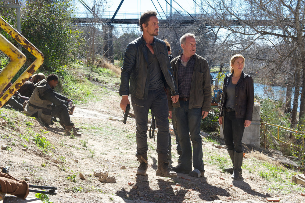 Still of Stephen Collins, Elizabeth Mitchell and David Lyons in Revolution (2012)