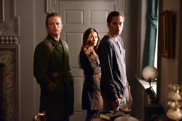 Still of Daniella Alonso, Billy Burke and David Lyons in Revolution (2012)