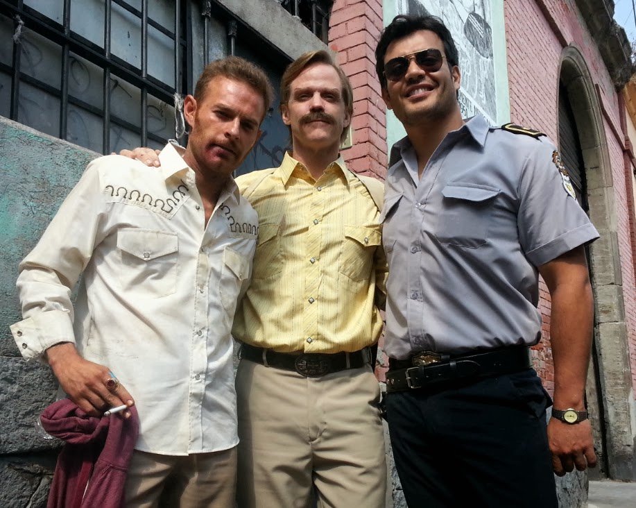 Acting with Luis Franco (left) and Andres Palacios (right) in Telemundo's 