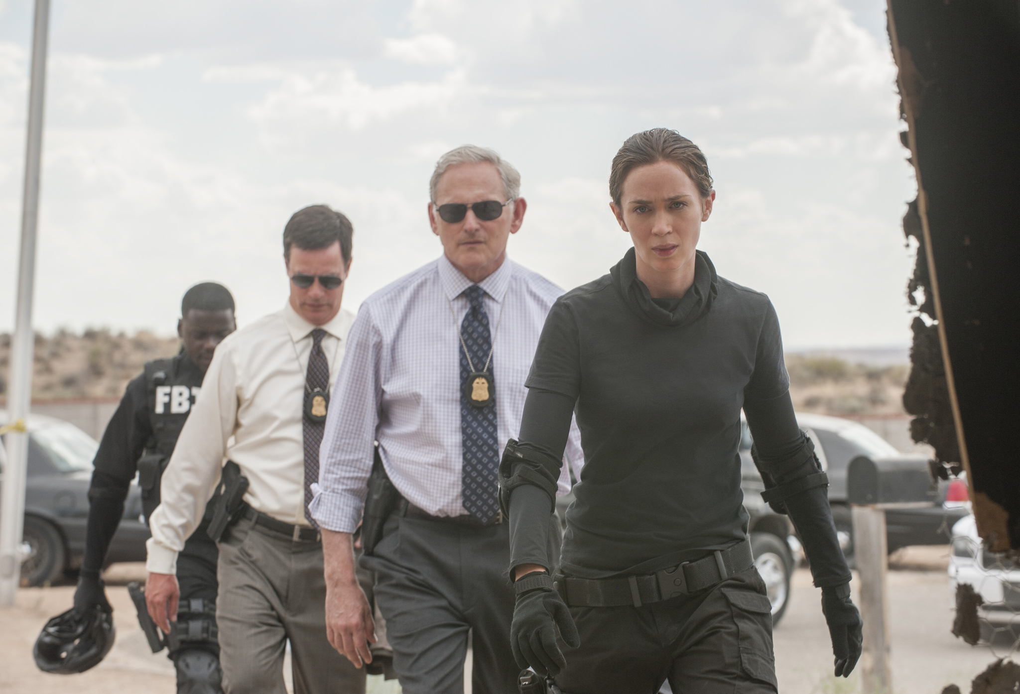 Still of Victor Garber, Hank Rogerson, Emily Blunt and Daniel Kaluuya in SICARIO: Narkotiku karas (2015)