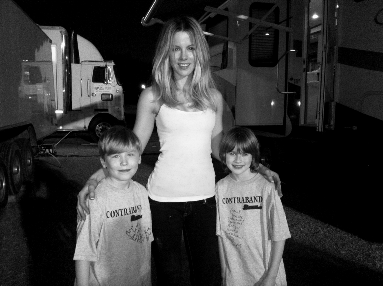 Connor Hill, Kate Beckinsale & Bryce McDaniels filming Contraband