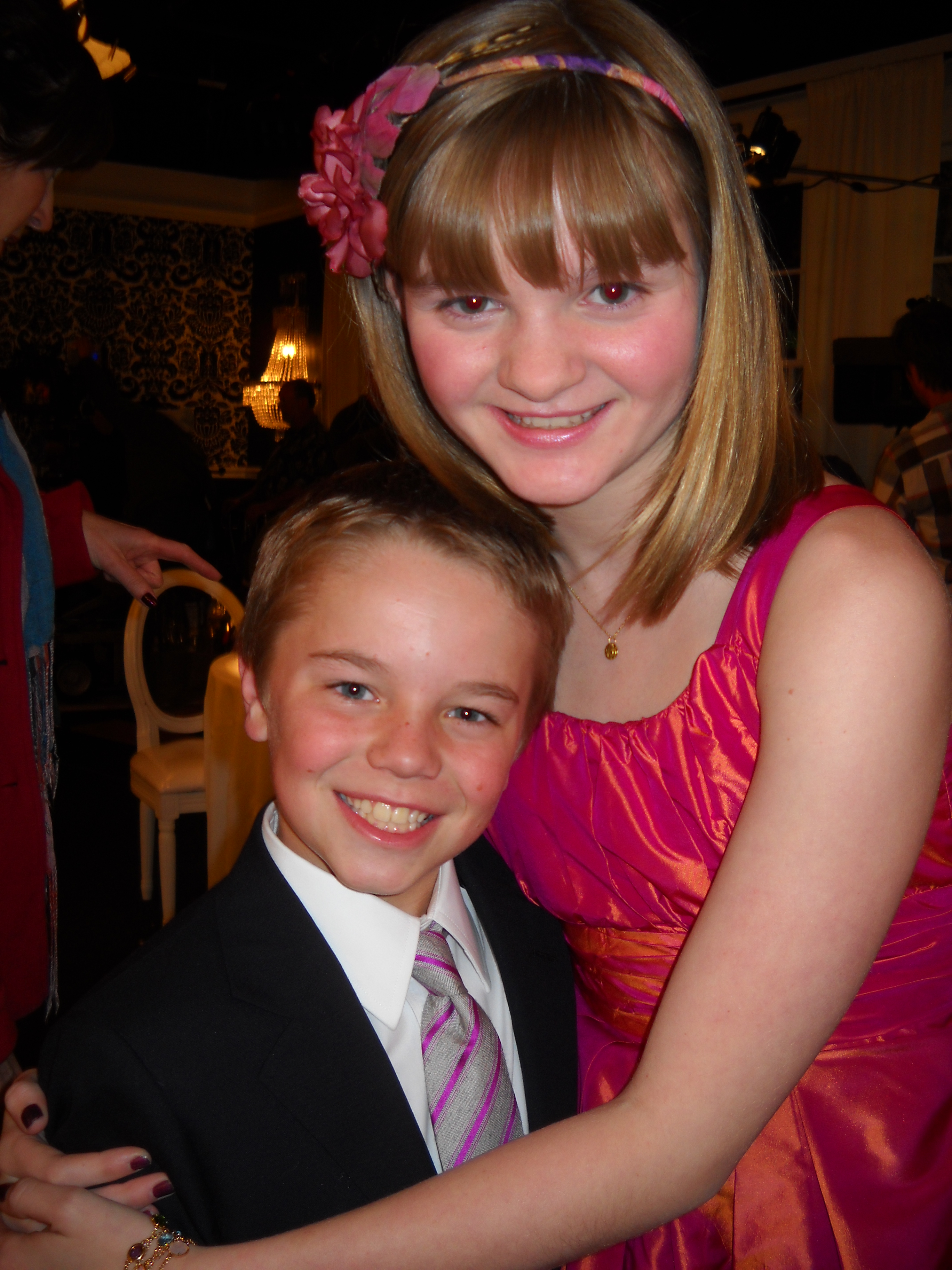 Maxwell and Kerris Dorsey on the set of Brothers & Sisters
